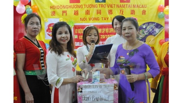 Une collecte de fonds des Vietnamiens à Macao. Photo : VNA