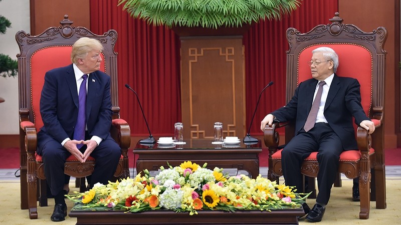 Le SG du PCV Nguyên Phu Trong (à droite) et le Président américain Donald Trump. Photo: VGP.
