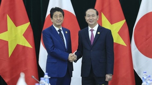 Le  Présidentvietnamien Trân Dai Quang (à droite) et son homologue japonais Shinzo Abe. Photo : VNA.