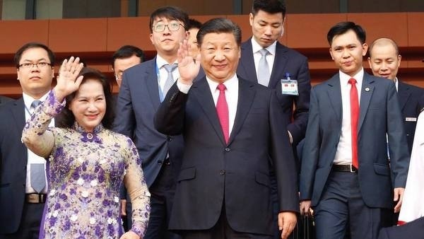 La Présidente de l’Assemblée nationale vietnamienne, Nguyên Thi Kim Ngân, et le Secrétaire général du Parti communiste chinois et Président de la Chine, Xi Jinping, à la cérémonie d’inauguration du Palais d’amitié Vietnam-Chine. Photo : VGP.