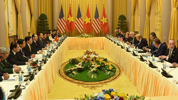 Entretien entre le Président vietnamien Trân Dai Quang et le Président américain Donald Trump. Photo : VGP.
