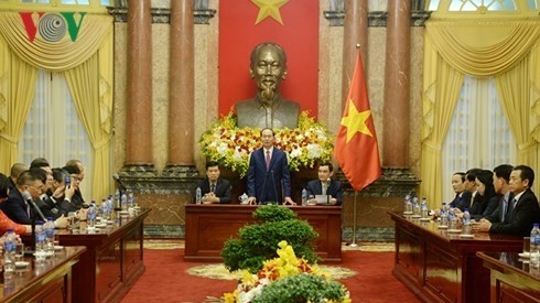 Le Président vietnamien Trân Dai Quang rencontre des sponsors de la Semaine de l’APEC 2017. Photo: VOV.