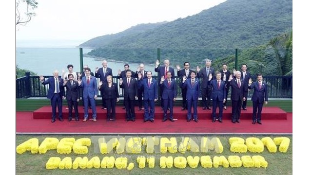 Le Président vietnamien Trân Dai Quang et les dirigeants des économies membres de l’APEC lors de la Semaine du Sommet de l’APEC 2017. Photo: VNA