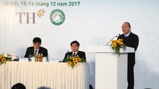 Le PM Nguyên Xuân Phuc prend la parole au forum international sur l'agriculture organique au Vietnam. Photo : NDEL.