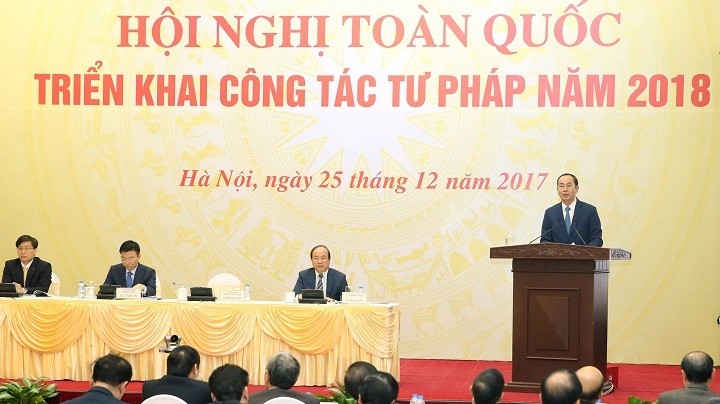 Le Président vietnamien, Trân Dai Quang (au micro), lors de la Conférence nationale sur le déploiement du travail judiciaire de 2018, le 25 décembre, à Hanoi. Photo : VGP.