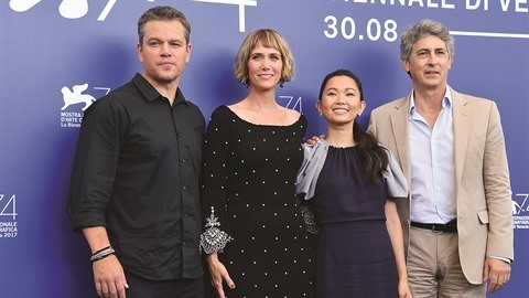 De gauche à droite : Matt Damon, Kristen Wiig, Hông Châu et Alexander Payne. Photo: CVN.