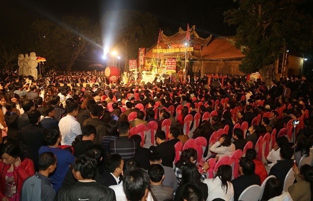 De nombreux habitants participent à la fête. Photo: NDEL