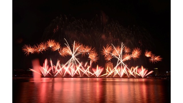 Le Festival de feux d’artifices le plus grand d’Asie du Sud-Est sera ouvert le 30 avril à DàNang. Photo: Cinet