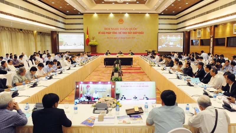 Conférence nationale sur les solutions visant à promouvoir les exportations, le 23 avril, à Hanoi. Photo : Trân Hai/NDEL.
