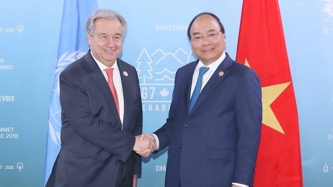 Le Premier ministre vietnamien Nguyên Xuân Phuc (à droite) rencontre le Secrétaire général de l'ONU, António Guterres. Photo: VNA.