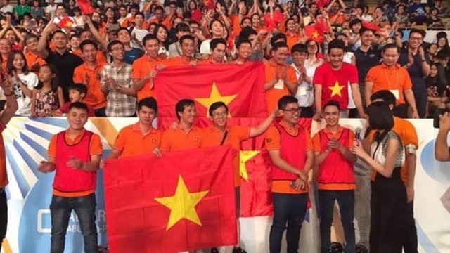Le Vietnam remporte le titre de champion du concours Robocon d'Asie-Pacifique 2017. Photo : VNA.