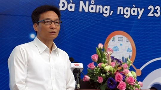 Le Vice-Premier ministre Vu Duc Dam lors du colloque à Dà Nang, le 23 juillet. Photo : VNA