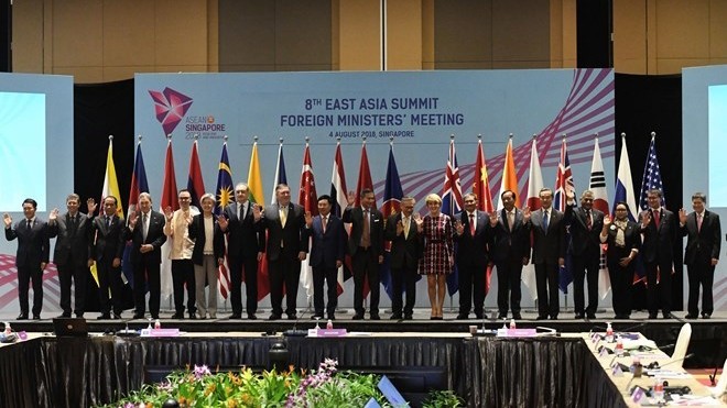 Photo de famille de la 8ème réunion des ministres des Affaires étrangères du Sommet de l’Asie orientale, le 4 août à Singapour. Photo : Reuters
