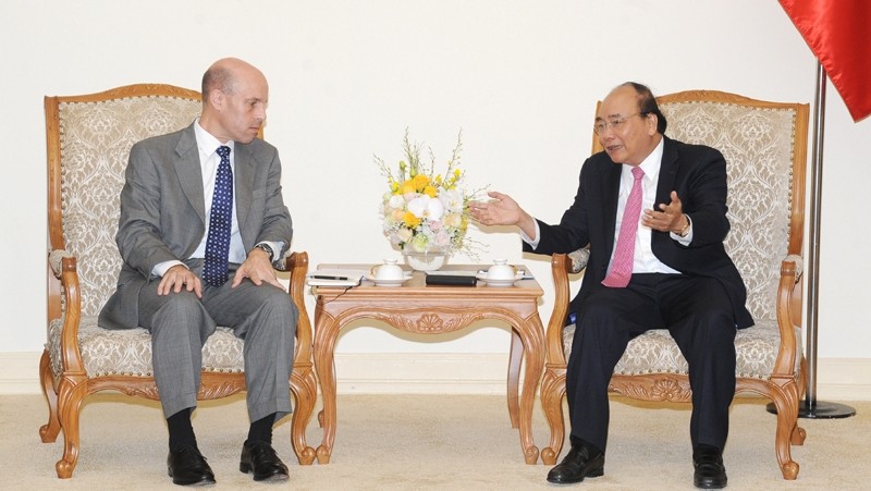 Le PM vietnamien Nguyên Xuân Phuc (à droite) et le directeur exécutif de PepsiCo pour l’Asie, le Moyen-Orient et l’Afrique du Nord, Mike Spanos. Photo : Trân Hai/NDEL.  