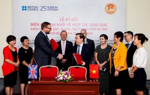 Cérémonie de signature du protocole d'accord de coopération entre le British Council et le Service municipale de l’Éducation et de la Formation de Hanoi. Photo: NDEL. 