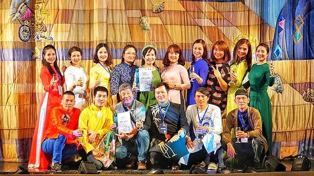 Le troupe du Théâtre national de marionnettes du Vietnam. Photo : NDEL