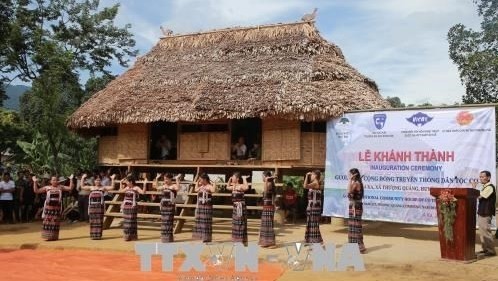 Cérémonie d’inauguration du guol dans le village d’Aka, district de Nam Dông, province de Thua Thiên-Huê. Photo : VNA.