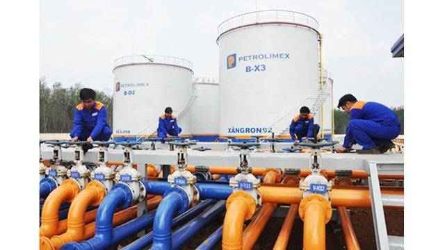  86.000 tonnes de produits pétroliers ont été exportées au Laos en 7 mois pour atteindre 58,3 millions de dollars. Photo : CafeF/CPV