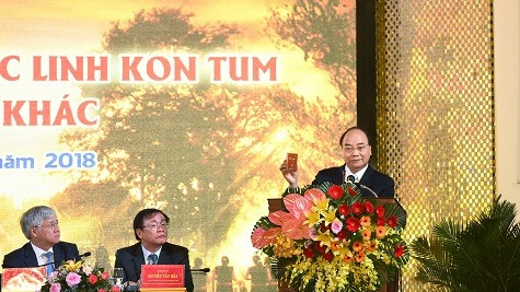 Le Premier ministre Nguyên Xuân Phuc prononce un discours lors de la conférence sur le ginseng de Ngoc Linh à Kon Tum. Photo : VNA