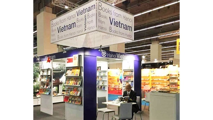 Le stand de Hanoi à la Foire du livre de Francfort 2017. Photo : http://hanoimoi.com.vn