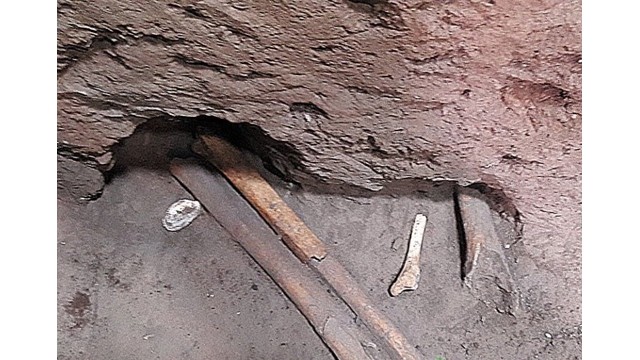 Les ossements de l’homme préhistorique sont découverts à la grotte volcanique Krông Nô. Photo: VGP