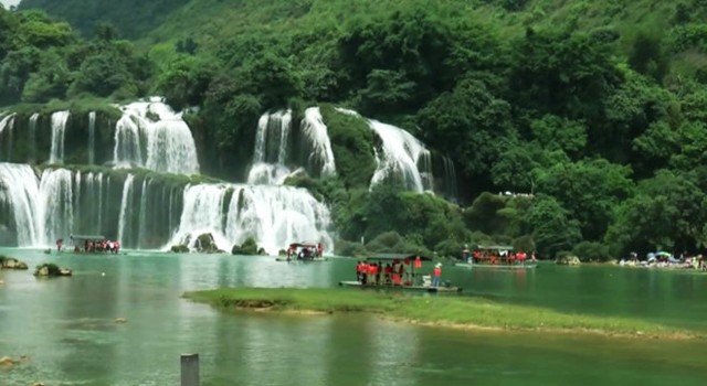 La beauté de la cascade de Ban Giôc. Photo : caobangtv.vn 
