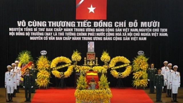 La cérémonie funéraire de l’ancien secrétaire général du Parti communiste du Vietnam (PCV) Dô Muoi a débuté à 07h00 du 6 octobre 2018 à la Maison funèbre nationale, 5 rue Trân Thanh Tông, à Hanoi. Photo : VNA