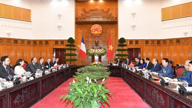 Panorama de l'entretien entre les deux Premiers ministres Édouard Philippe et Nguyên Xuân Phuc. Photo : VGP