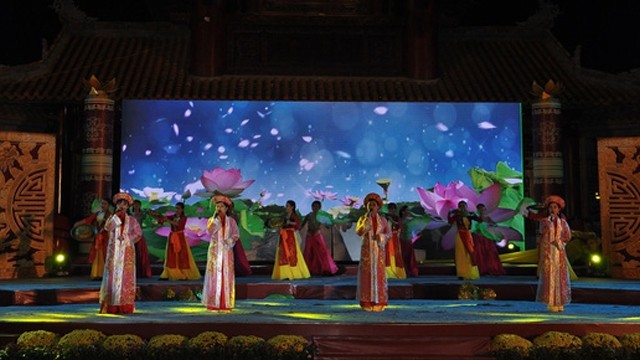 Le festival des chants folkloriques et du « ho » de Dông Thap à la Semaine culturelle et touristique de 2018. Photo : http://toquoc.vn
