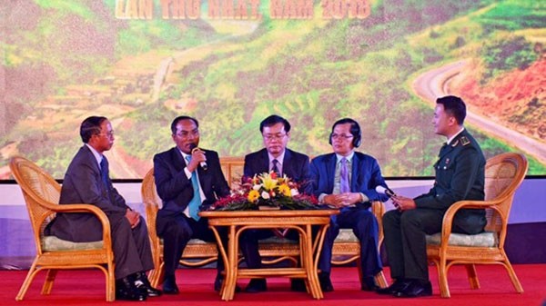 Les représentants de quatre provinces de Kon Tum, de Sékong, d’Attapeu  et de Rattanakiri. Photo : qdnd.vn