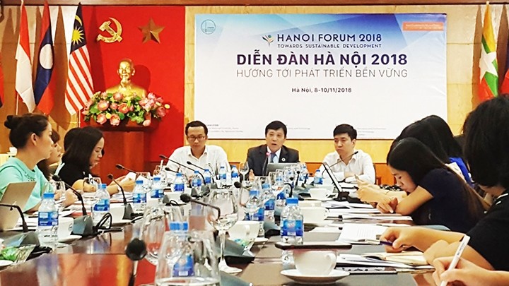 Une conférence de presse a été tenue le 7 novembre à Hanoi pour lancer le forum. Photo : VNA