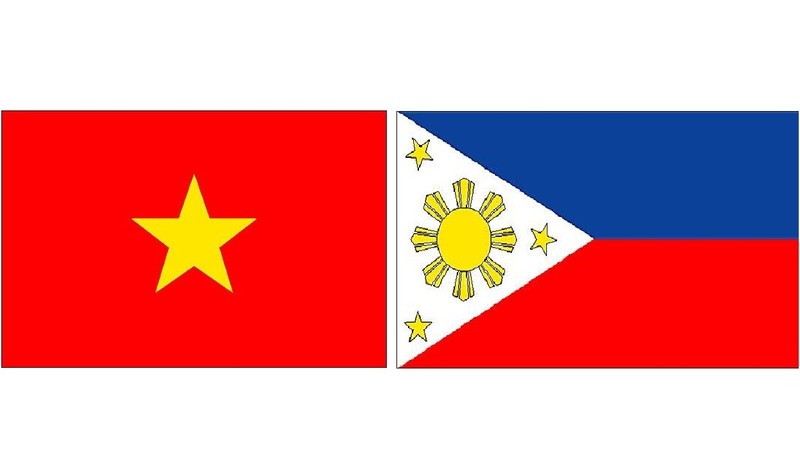 Drapeaux du Vietnam et des Philippines. Photo : NDEL.