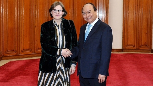 Le PM du Vietnam, Nguyên Xuân Phuc (à droite), et la Vice-Présidente du Parlement européen, Heidi Hautala, le 7 janvier à Hanoi. Photo : Trân Hai/NDEL