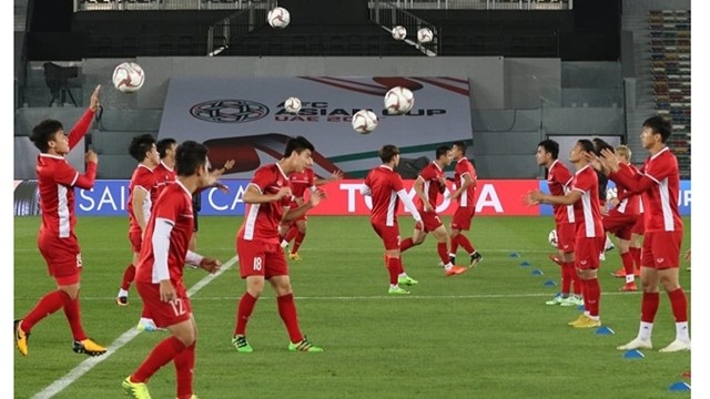 Les joueurs vietnamiens à l'entraînement à Abou Dhabi avant le match contre l'Irak. Photo : AFC. 