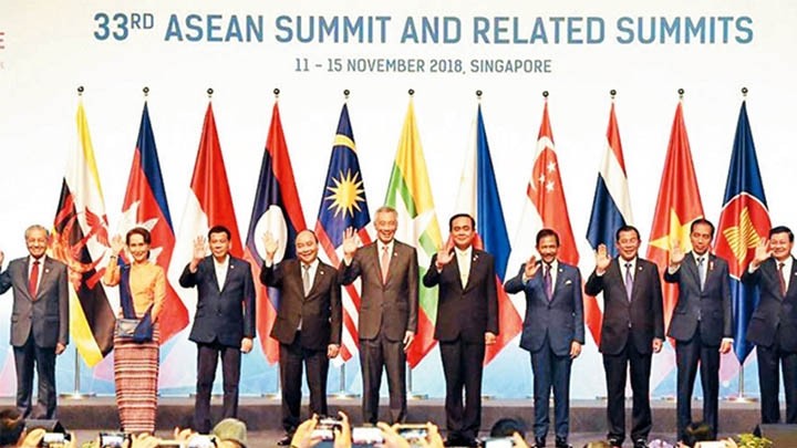 Les dirigeants des pays aséaniens lors du 33e sommet de l'ASEAN, à Singapour. 