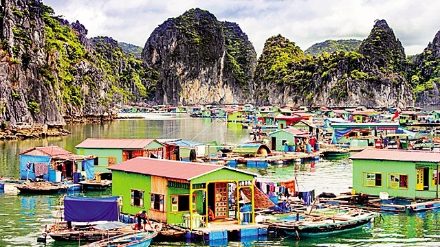 Le village de pêche flottant de Cai Beo. Photo: NDEL