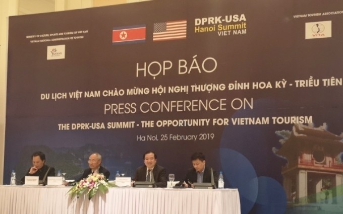 Conférence de presse présente des informations sur le tourisme au Vietnam à l’occasion du Sommet RPDC - États-Unis. Photo : NDEL.
