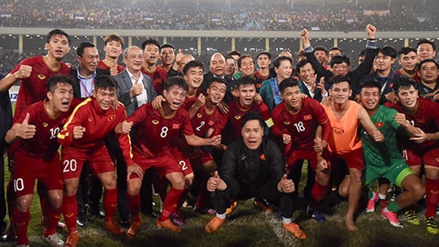 Avec la victoire impressionnante face à la Thaïlande, le Vietnam occupe la première place de la poule K et se qualifie officiellement pour la phase finale du Championnat d'Asie U23 2020. Photo : NDEL.