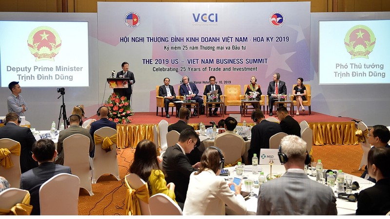 Le Sommet des affaires américano-vietnamien rassemble des représentants de quelque 200 entreprises des deux pays. Photo : VGP.
