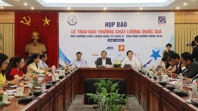 Conférence de presse tenue le 18 juin à Hanoi sur le Prix national de la qualité 2018. Photo : kinhtedothi.vn.