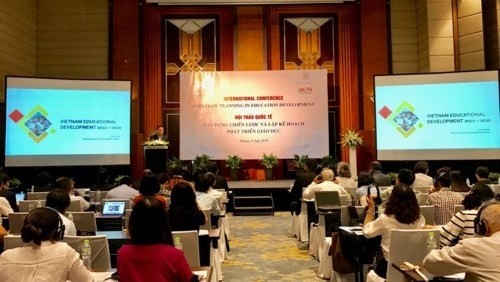 Lors de la conférence internationale sur la planification stratégique dans le développement de l’éducation, le 4 juillet à Hanoi. Photo: VNA.