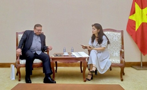 Séance de travail entre la directrice du Département de la Coopération internationale, Nguyên Phuong Hoa, et l’ambassadeur de Hongrie au Vietnam, Ory Csaba. Photo : bvhttdl.gov.vn.