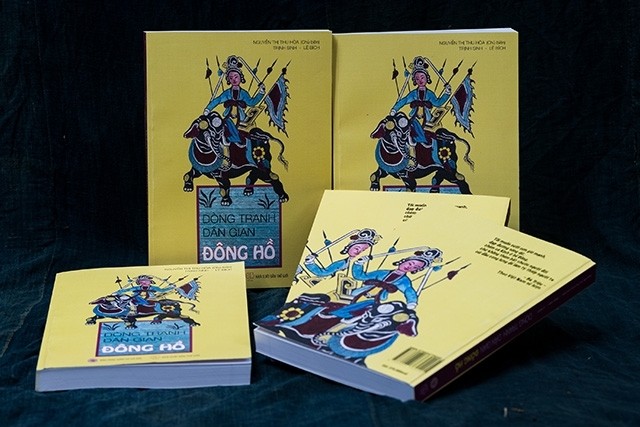 Le livre sur les estampes populaires de Dông Hô publié récemment par les éditions Thê Gioi. Photo : NDEL.