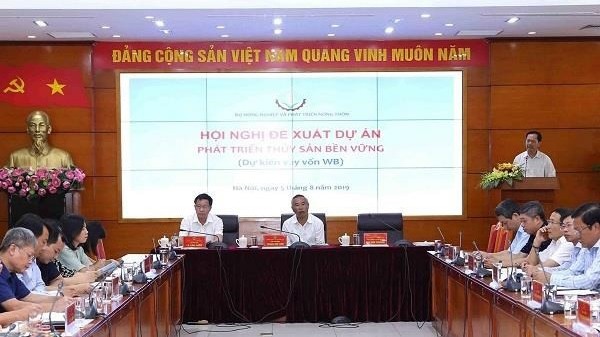 Une conférence pour proposer un projet de développement durable des produits aquatiques. Photo : http://baochinhphu.vn 