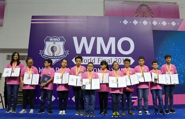 Equipe vietnamienne aux Olympiades internationales de mathématiques 2019 en Thaïlande. Photo: NDEL.