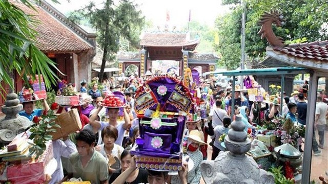 La fête du temple de Bao Hà attire l’attention de nombreux visiteurs. Photo : toquoc.vn