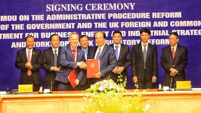 Cérémonie de signature du protocole d'accord, le 28 août à Hanoi. Photo : VGP.