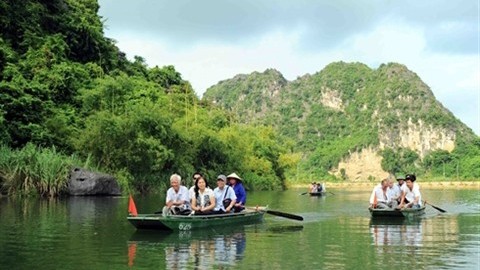 Le complexe paysager de Tràng An est une destination de prédilection de nombreux touristes. Photo : VNA/CVN.
