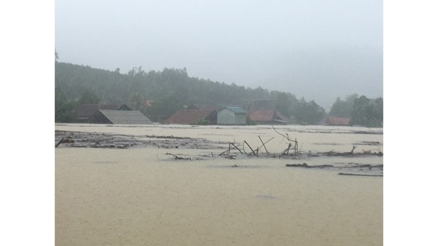 De nombreuse maisons dans le district de Tuyên Hoa, province de Quang Binh sont submergées. Photo : VOV.