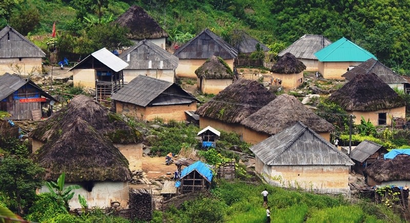 Une vue pittoresque d'un village des Hà Nhi dans la commune de Y Ty, district de Bat Xat, province de Lao Cai. Photo : HA DU/NDEL.